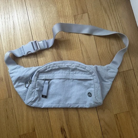 Lululemon belt bag periwinkle lilac - Picture 2 of 6